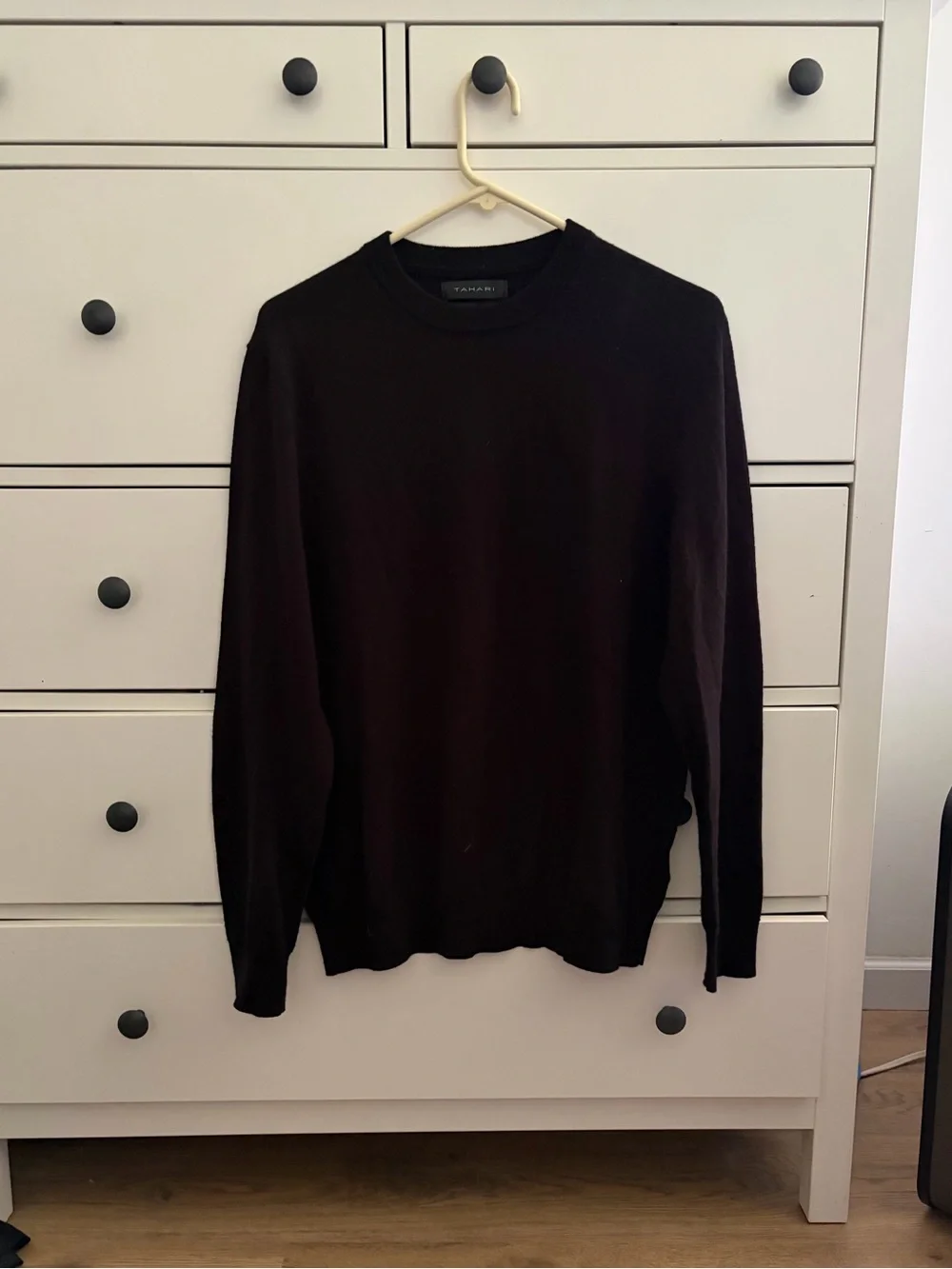 TAHARI wool sweater black size L
